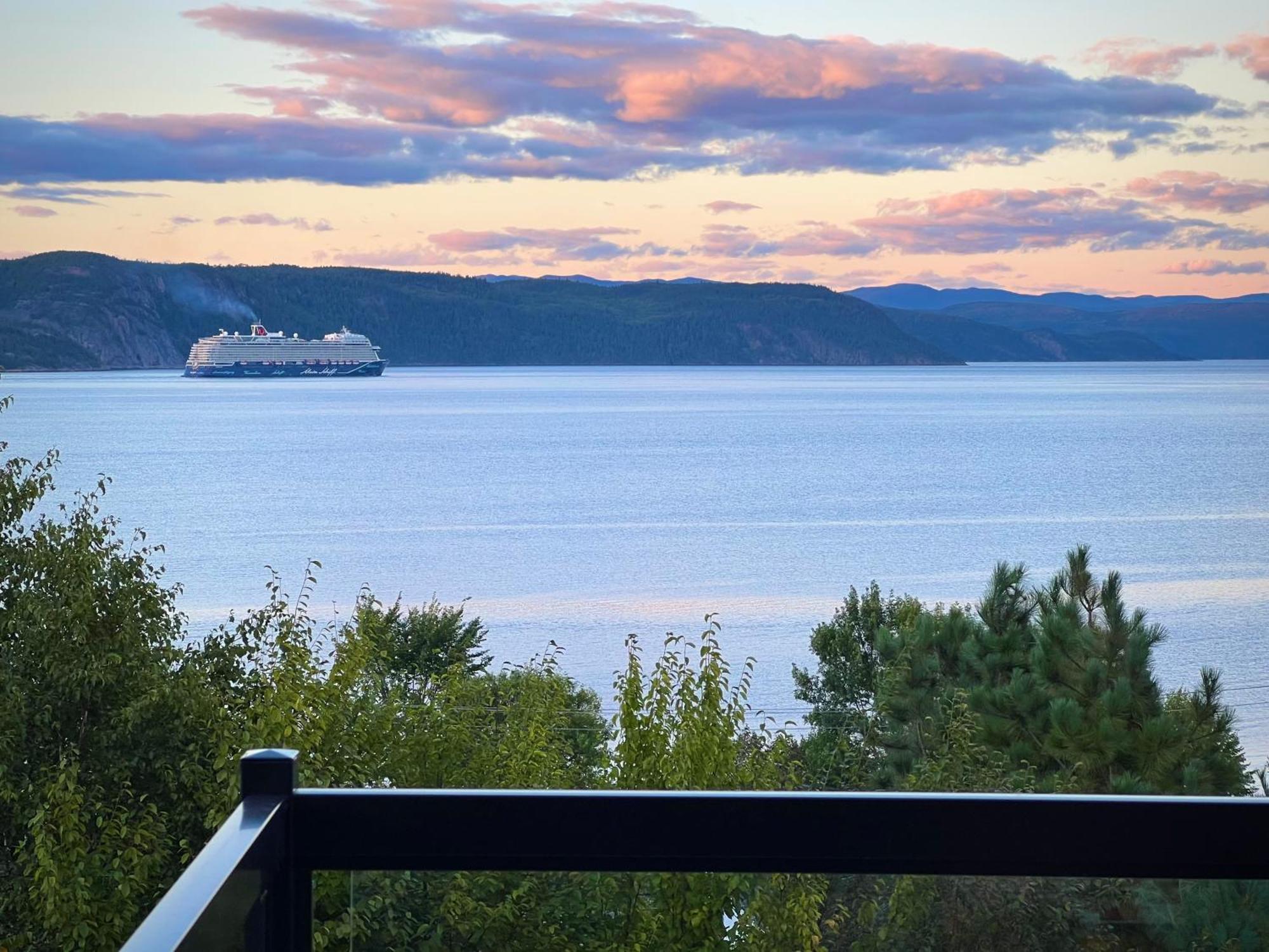 Magical Loft : Breathtaking View & Cozy Fireplace Chicoutimi Εξωτερικό φωτογραφία