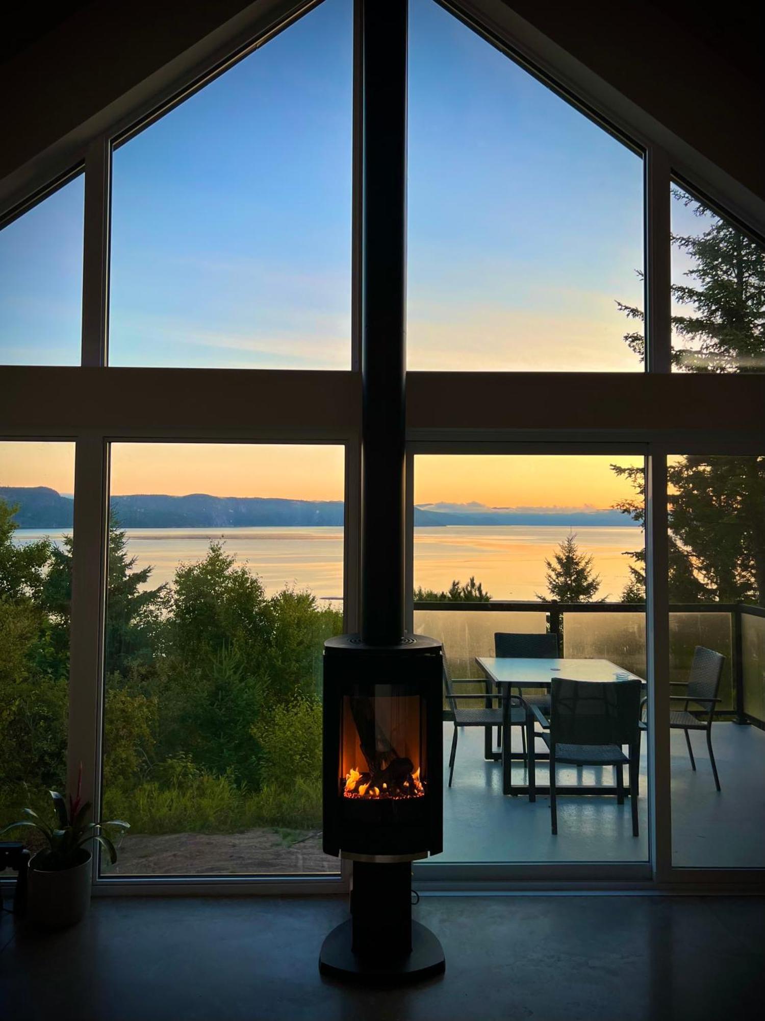 Magical Loft : Breathtaking View & Cozy Fireplace Chicoutimi Εξωτερικό φωτογραφία